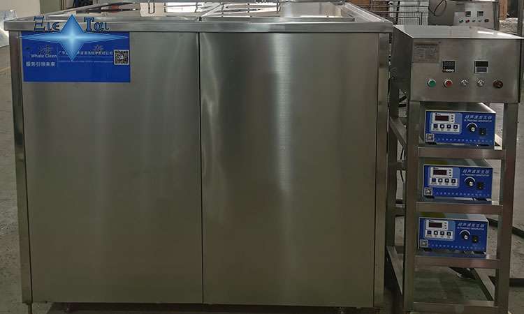 超聲波清洗機(jī)在塑料行業(yè)的應(yīng)用，如何去除各種污漬？